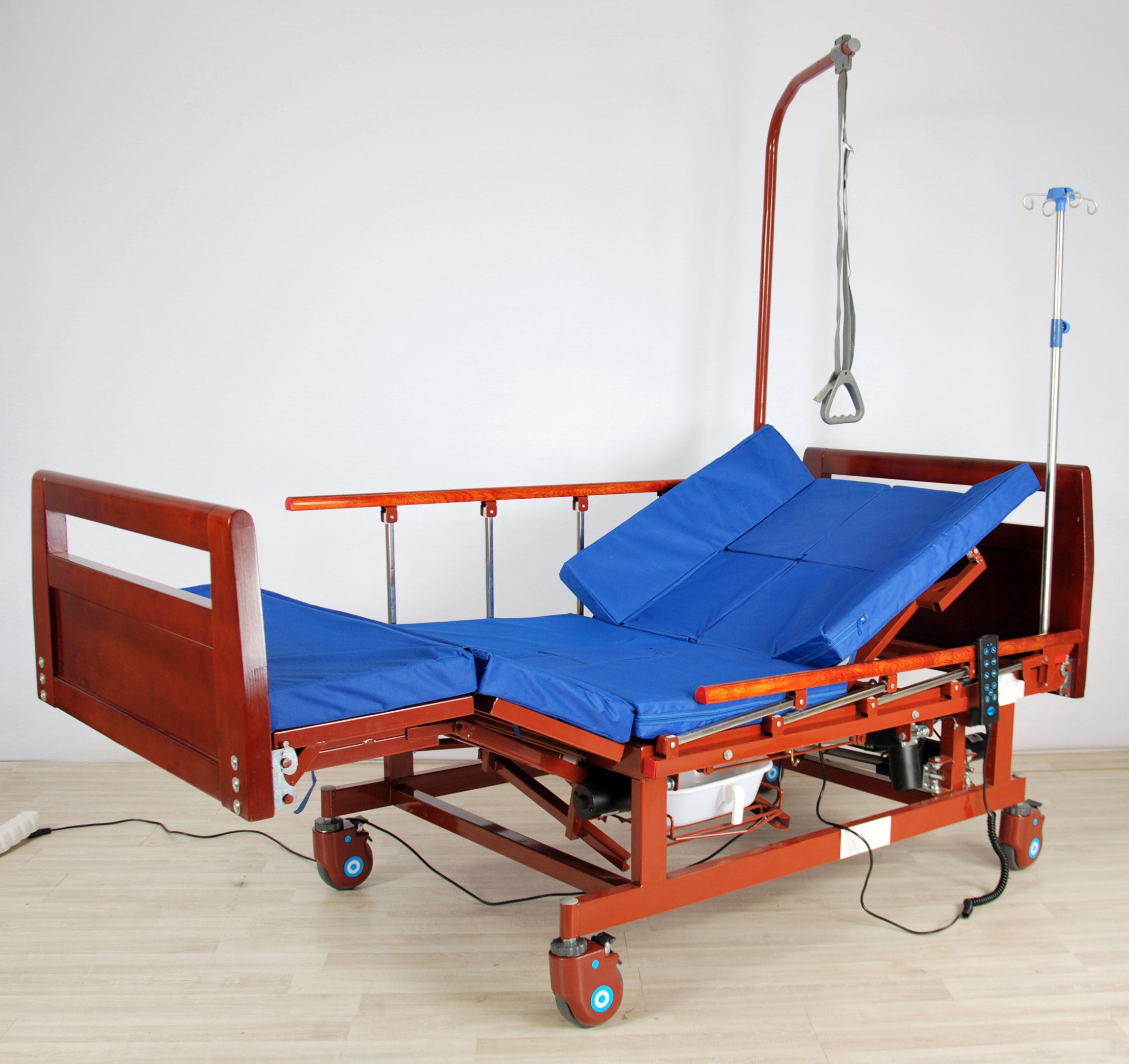 Подъемные кровати для лежачих. Пульт для медицинской кровати DB-11a. Медицинская кровать кардиокресло. Медицинская электрическая кровать для лежачих больных hbwо 75-023. Кровать с электроприводом Belberg 2-131н.